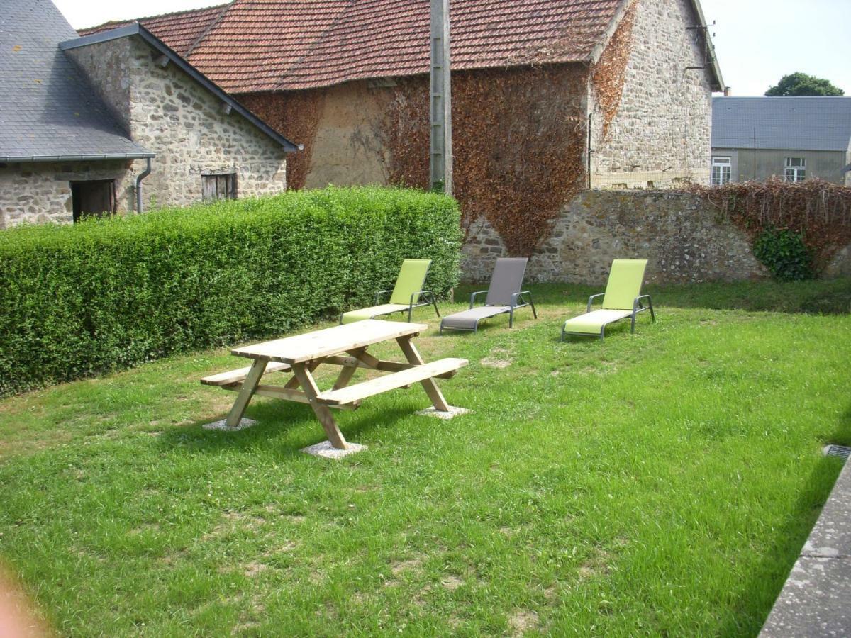 Vila Les Peupliers Vesly Exteriér fotografie