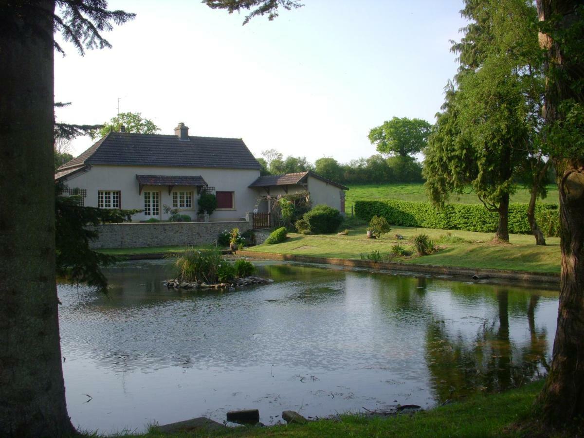 Vila Les Peupliers Vesly Exteriér fotografie